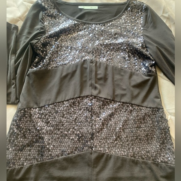 Maurices Small Sequin Sparkling Black Long Sleeve Top Preloved - Picture 3 of 4